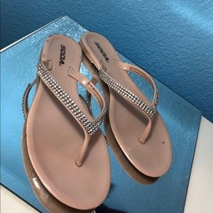 “Soda” sandals